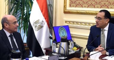 رئيس الوزراء يوجه بخط ساخن لتلقى الشكاوى ضد معيقى الضبطية القضائية للموظفين