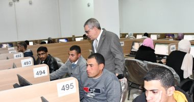 نائب رئيس جامعة القناة يواصل جولاته لمتابعة سير امتحانات الدراسات العليا