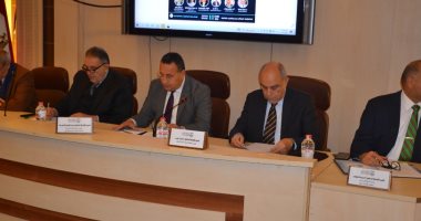 رئيس جامعة الإسكندرية ورئيس الغرفة التجارية يفتتحان ورشة العمل "قضايا الاقتصاد الأزرق المستدام"