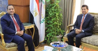 وزير الشباب والرياضة ورئيس التنظيم والإدارة يبحثان تعزيز التعاون المشترك