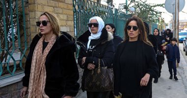 تشييع جنازة والد الفنانة ريم البارودى بحضور نجوم الفن