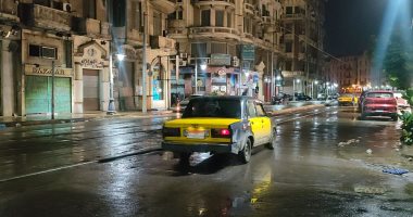 تساقط الثلوج فجرًا وأمطار رعدية تضرب الإسكندرية.. صور 