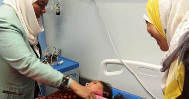 نائب محافظ أسوان تطمئن على أطفال المدارس المصابين بحادث تصادم طريق الكورنيش