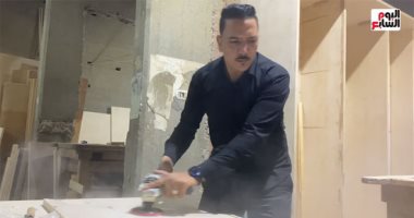 محمد بدأ مشروعه بورشة نجارة حولها لمصنع موبيليا بأيدى مصرية وبيصدر للخارج (فيديو)