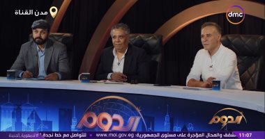 محمد أبو الخير ينصح أحد المتسابقين فى "الدوم" بأداء أغنية شعبية