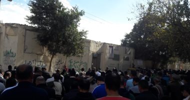 المئات يشيعون جنازة شاب توفي أثناء رقصه في حفل زفاف صديقه بطنطا