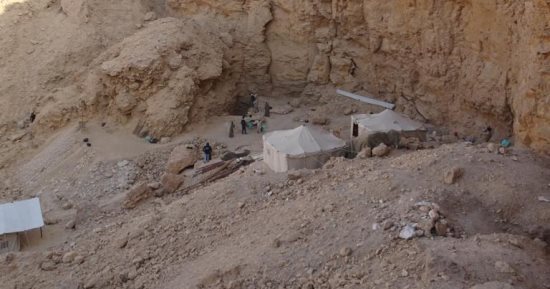 اكتشاف مقبرة ملكية بمنطقة الوديان الغربية بالبر الغربى فى الأقصر