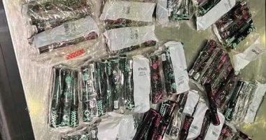 جمارك مطار القاهرة تضبط محاولة تهريب كمية من أدوات ومستحضرات التجميل 