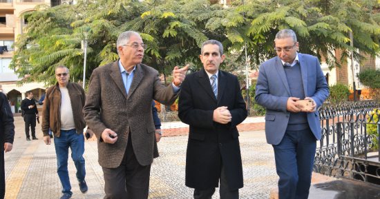 محافظ الغربية يستقبل رئيس نادي طنطا ويتفقد منشآت النادي للتطوير.. صور