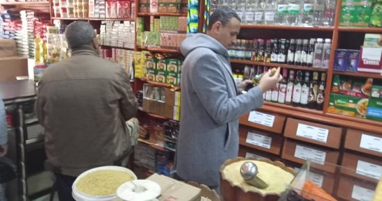 حملات على الأسواق وتحرير محاضر للمخالفين بمدن وقرى كفر الشيخ.. صور