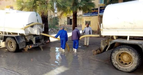 محافظ مطروح يوجه إدارة الأزمات بسرعة التعامل مع بلاغات تراكمات مياه الأمطار