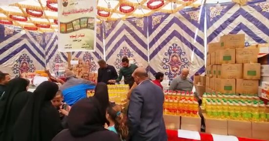 الدفع بـ290 سيارة متنقلة لطرح السلع الغذائية فى القرى والنجوع.. الأجهزة الرقابية تتابع تخفيضات معارض "أهلا رمضان" للتأكد من استمرار ضخ المنتجات يوميا.. و"التموين": جميع السلع متوفرة وبكميات كبيرة