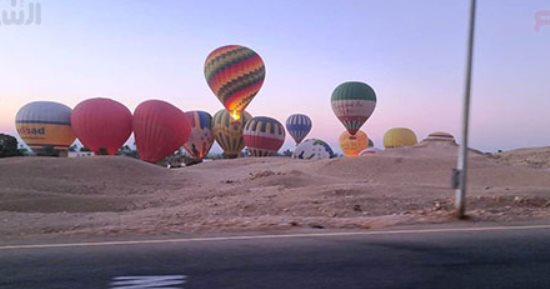 عودة رحلات البالون الطائر لسماء الأقصر بعد تحسن الأحوال الجوية