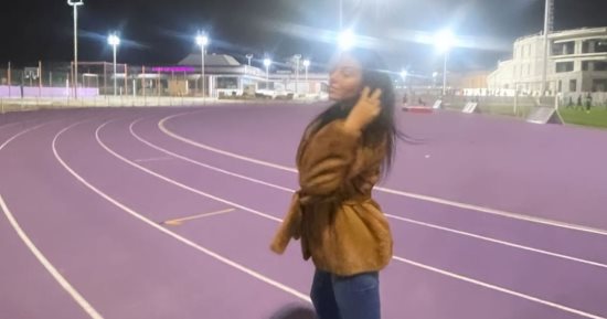 جورجينا تواجه الحسد بـ"الكف الأزرق" على صورها فى السعودية