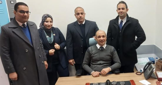 ضبط راكب بمطار القاهرة بحوزته منظار سلاح نارى و1050 طلقة رش.. صور