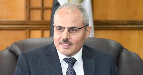 رئيس جامعة قناة السويس: تصحيح 2858 ورقة إلكترونية لـ 62 مقررا دراسيا