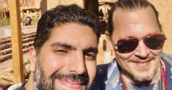 شاهد جوني ديب مع وزير الثقافة السعودى في العلا بالمملكة 