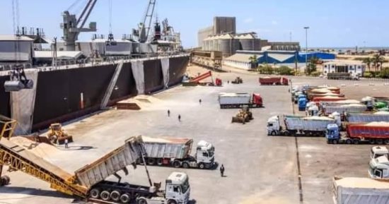 ميناء دمياط يستقبل ناقلة الغاز MARAN GAS لشحن 61 ألف طن لليونان