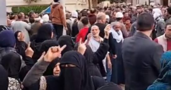 تشييع جثمان أمين معمل لقى مصرعه على يد جاره بسبب الخلاف على أرض زراعية ببنها