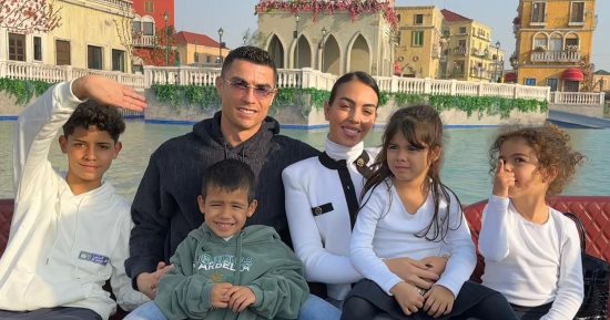 رونالدو وجورجينا والأطفال في رحلة عائلية بملاهي الرياض.. صور