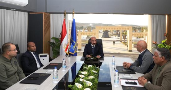 محافظ أسوان يعطى مهلة أخيرة لإنهاء مشروعات الإحلال بشارع الفنادق