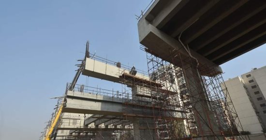 شاهد أعمال تنفيذ المحطة الأولى بمشروع مونوريل العاصمة الإدارية الجديدة