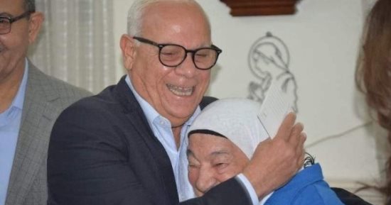 وفاءً بوعد محافظ بورسعيد.."أم محمد" تؤدي العمرة بعد 55 عامًا من الكفاح