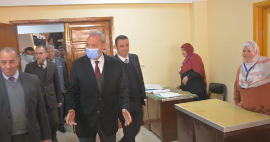 محافظ القليوبية يفتتح عيادات التأمين الصحى بطوخ بعد تطويرها لخدمة مواطنى المدينة