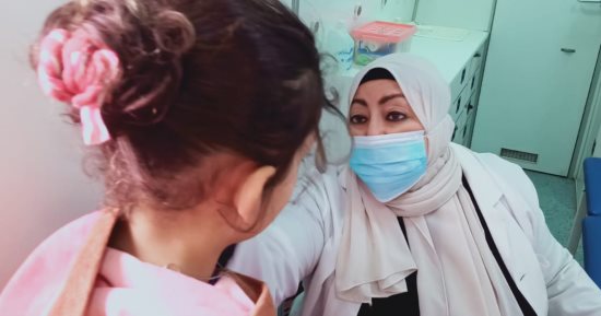 صحة الإسماعيلية توقع الكشف بالمجان على 1378 حالة فى قافلة طبية بقرية كسفريت.. صور