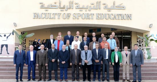 رئيس جامعة المنصورة يترأس مجلس التصويت على أعضاء لجنة اختيار عميد التربية الرياضية
