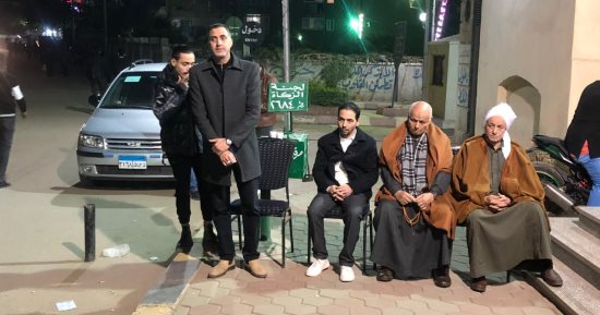 حسن دنيا ومحمد ضياء ووفد من جمعية المؤلفين يقدمون العزاء فى الشاعر ناصر الجيل