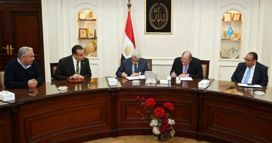 الإسكان: توقيع اتفاقية تعاون لإدارة وتشغيل مواقف انتظار السيارات بالمدن الجديدة