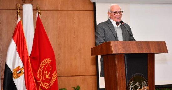 محافظ بورسعيد يوجه بتوفير المواد الغذائية للأسر الأكثر احتياجا خلال شهر رمضان