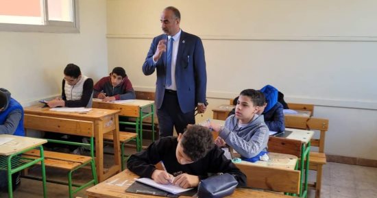 وكيل "تعليم المنوفية" يتفقد لجان امتحان الشهادة الإعدادية