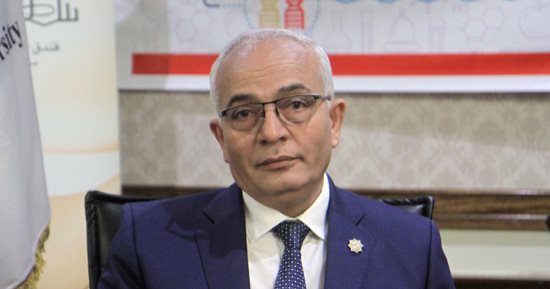 وزير التعليم: "قلت للرئيس ما أقدرش أمتحن 700 ألف طالب على التابلت"