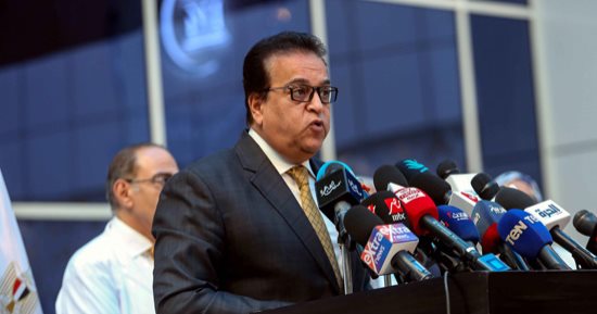 "القابلات" ذراع الصحة لخفض معدلات الولادة القيصرية.. الوزارة تدرج تخصص زمالة القبالة بلجنة التخصصات الطبية.. حسام عبد الغفار: تخفض معدلات القيصرية غير الضرورية.. عبلة الألفى: نقص عالمى بالقابلات بمعدل 1.1 مليون