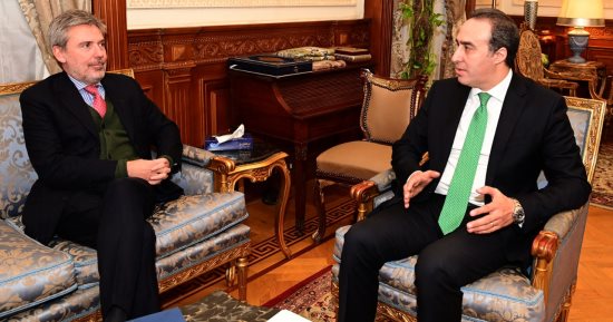 أمين عام مجلس النواب يلتقى سفير إيطاليا فى مصر
