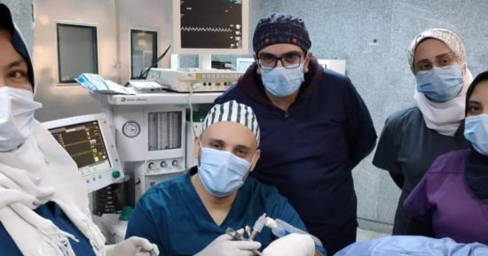 فريق جراحى ببنها الجامعى ينقذ حياة سيدة "شرقت فى بصلة" أثناء إفطارها
