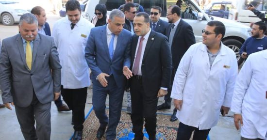 محافظ سوهاج يفتتح أعمال تطوير مركز القلب والجهاز الهضمى.. صور