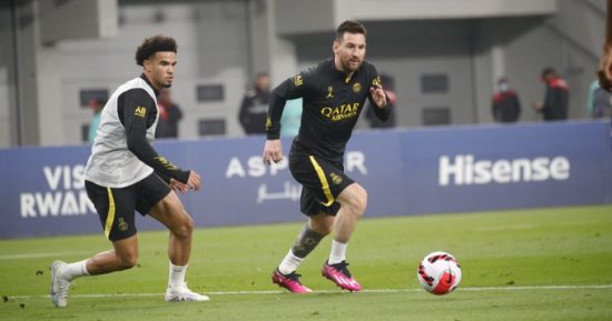 باريس سان جيرمان ينهى تدريباته لمواجهة كأس موسم الرياض بحضور جماهيرى كبير