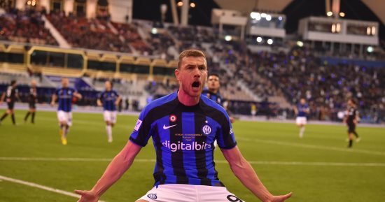 ميلان ضد الإنتر.. إدين دزيكو أكبر لاعب يسجل فى تاريخ السوبر الإيطالي