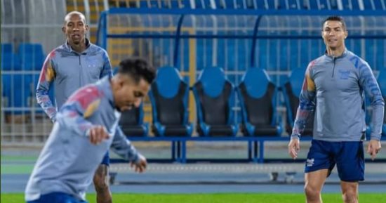 Cristiano Ronaldo يتدرب مع نجوم الهلال والنصر استعدادًا لمواجهة ميسى.. فيديو