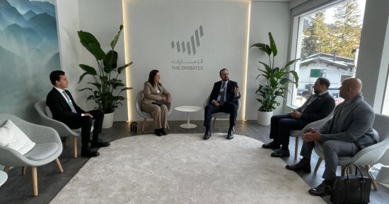 وزيرة التخطيط تلتقى وزير شئون مجلس الوزراء بالإمارات العربية فى دافوس