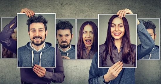 4 أبراج خبيرة في إخفاء مشاعرها.. منها الحمل والسرطان 