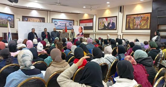 "مستقبل وطن" يطلق حملات لتوعية الشباب وتجميل الميادين وصيانة أعمدة الإنارة بالمحافظات
