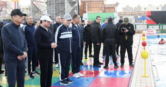 الرئيس السيسى يتفقد الكلية الحربية فجرًا ويشاهد عددًا من الأنشطة الخاصة بالتأهيل العسكرى وفق أحدث النظم المتطورة.. الرئيس يشيد بمستوى الإعداد الراقى للمستجدين.. ويطالب الطلبة بالتحلى بالقيم العسكرية الرفيعة 
