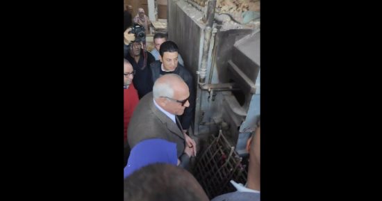 جولة لمحافظ الجيزة على مخابز أوسيم للتأكد من وزن الرغيف.. فيديو