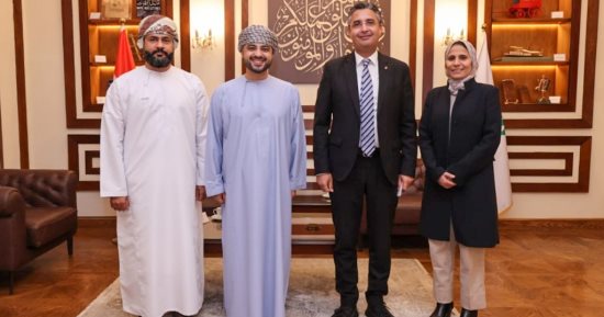 مسؤول عمانى يشيد بتطور البنية التحتية والخدمات بالبريد المصرى