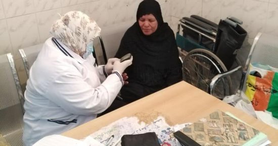 الكشف على 1900 مواطن فى قافلة طبية مجانية بقرية السواحلية ضمن حياة كريمة