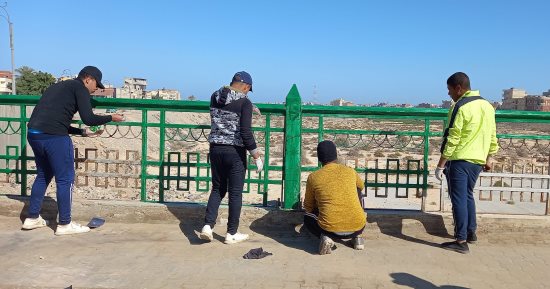 تنفيذ مبادرات لتنظيف وتجميل الشوارع فى 3 مدن بشمال سيناء.. صور